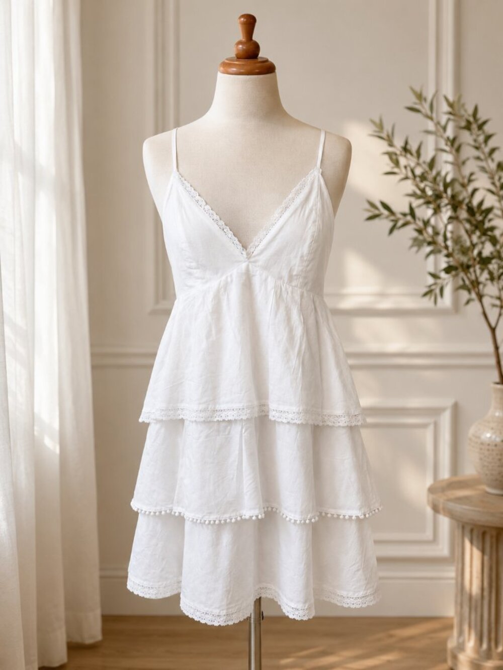 Rêve de Soleil White Tiered Lace Trim Mini Dress – Women's Small
